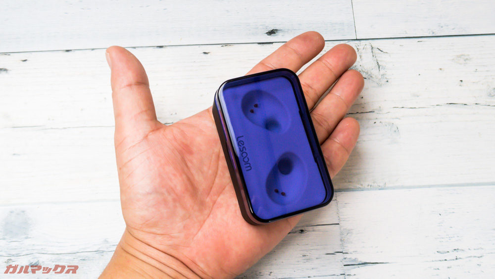 Lesoom T1の充電ケースの大きさは少々大型
