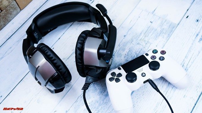 ONIKUMAゲーミングヘッドセットK5をプレステ4のコントローラーに接続。バッチリ利用できました。