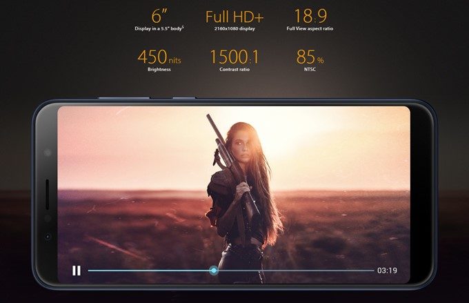 ASUS Zenfone Max Pro (M1)は大型の6型ディスプレイを搭載している。