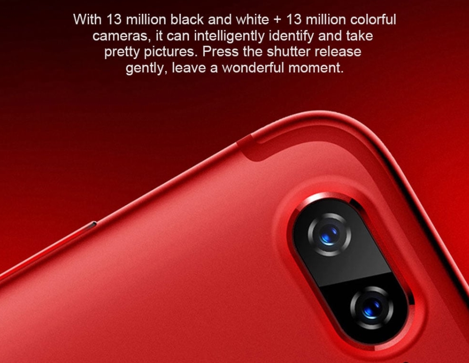 Lenovo S5のアウトカメラはデュアルカメラで、1300万画素のカラーセンサーと1300万画素のモノクロセンサーを採用しています。