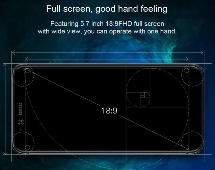 Lenovo S5は5.7型ディスプレイを搭載していますが、18:9ディスプレイで横幅は非常にスリムに仕上がっています。