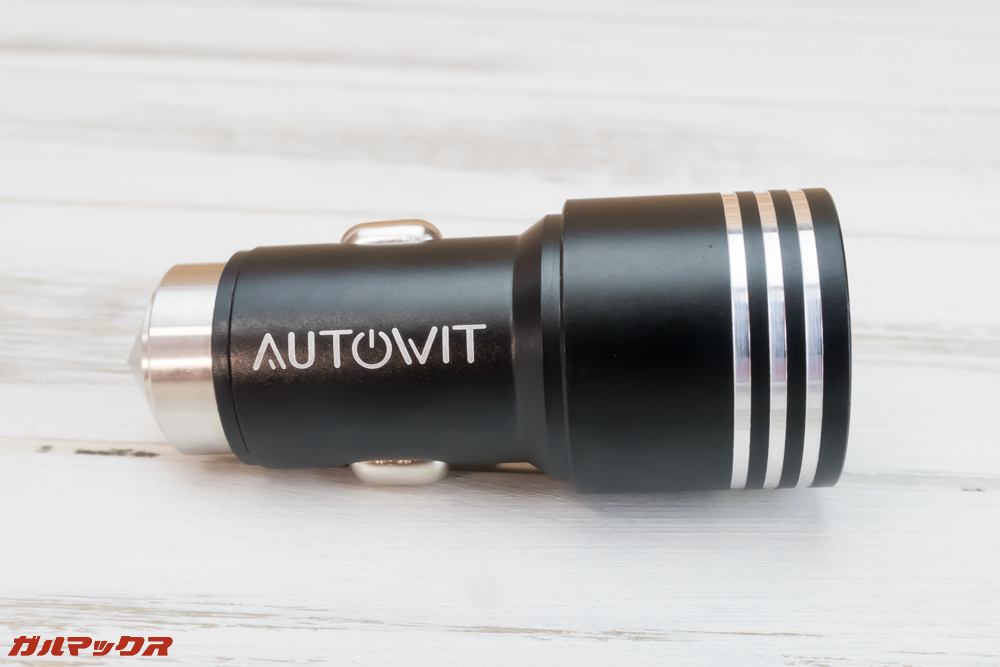 Autowit C3はシガーソケットも付属しています。