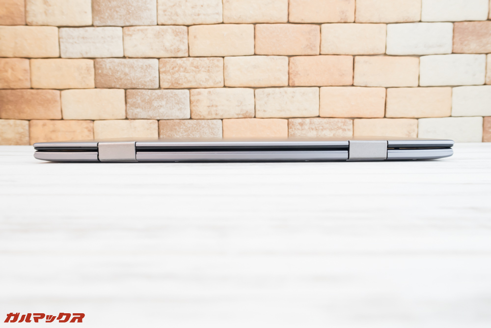 Teclast F5はディスプレイが360度回転する回転ヒンジを採用しています。