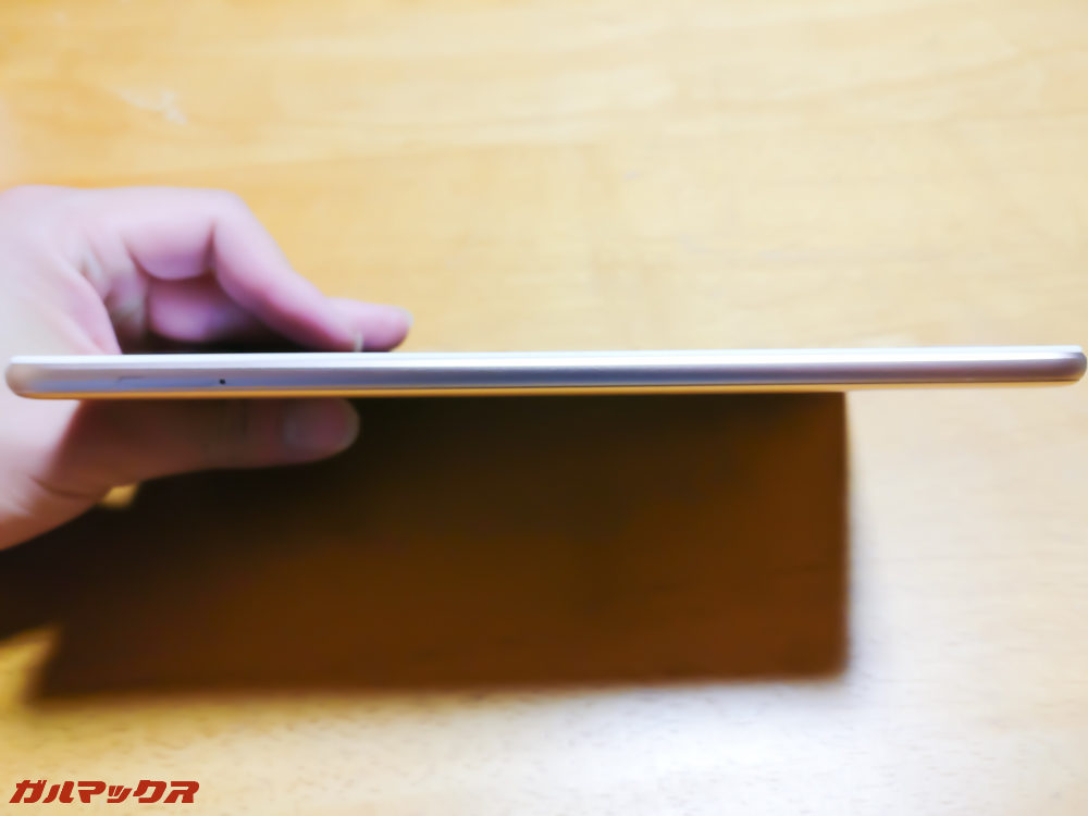 Mi Pad 4の左面