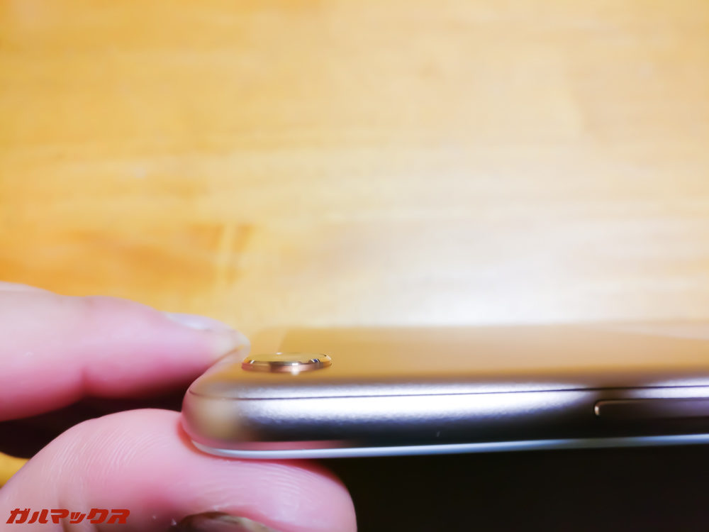 Mi Pad 4のカメラは出っ張っています