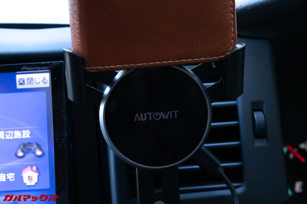 AUTOWIT FC01は手帳型ケースだと厚すぎて取り付け出来ない。