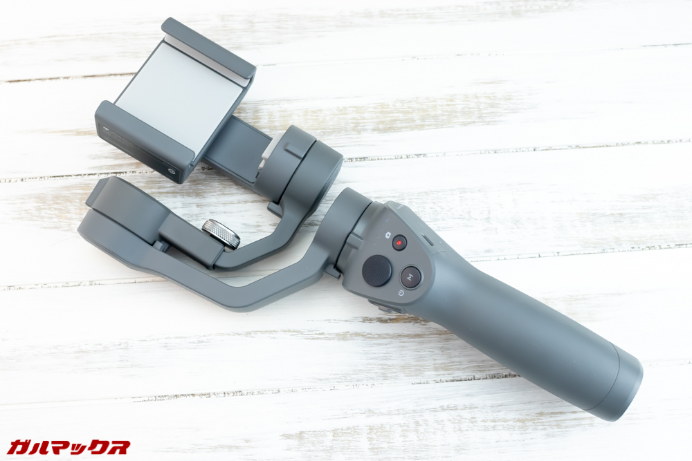 OSMO MOBILE 2は折りたたみ出来ないので本体は大きめ