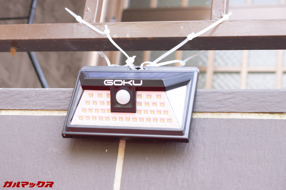 GOKU 48 LEDは電源不要でコンパクトなので取り付けの自由度が高いです