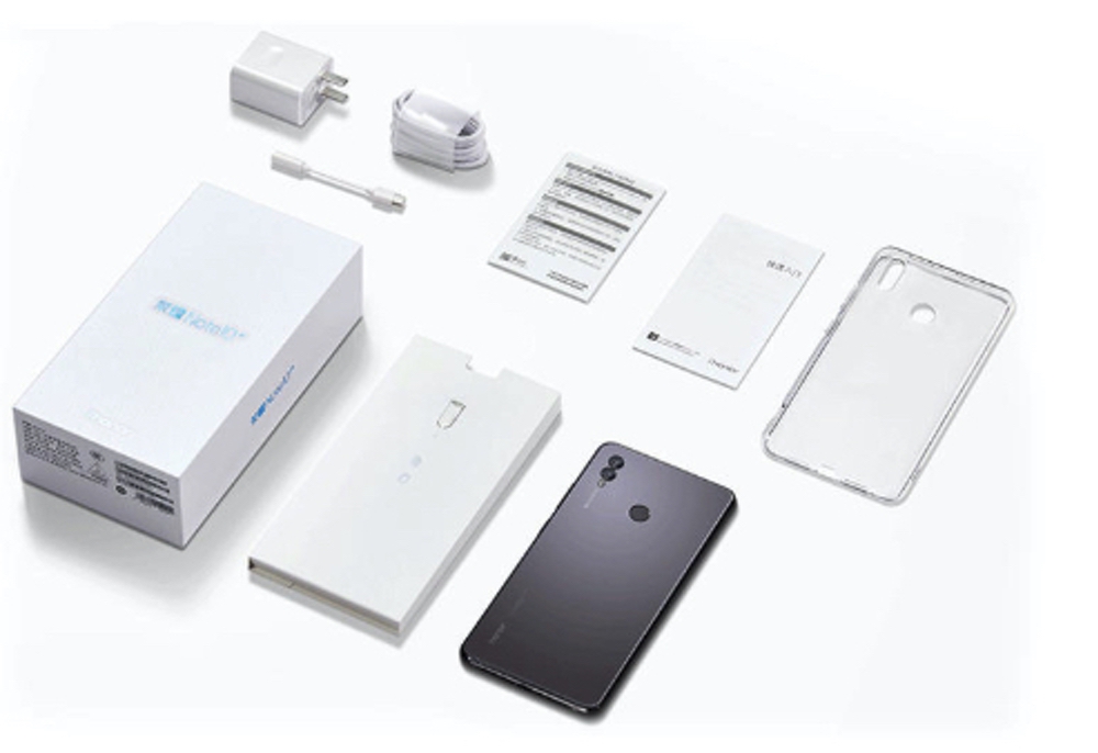 Huawei Honor Note 10の付属品には保護ケースも付属しています。