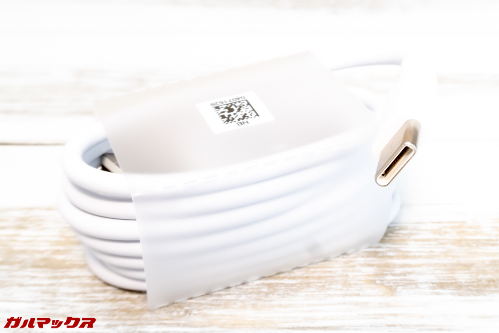 Huawei nova 3にはUSB Type-Cケーブルが付属しております。