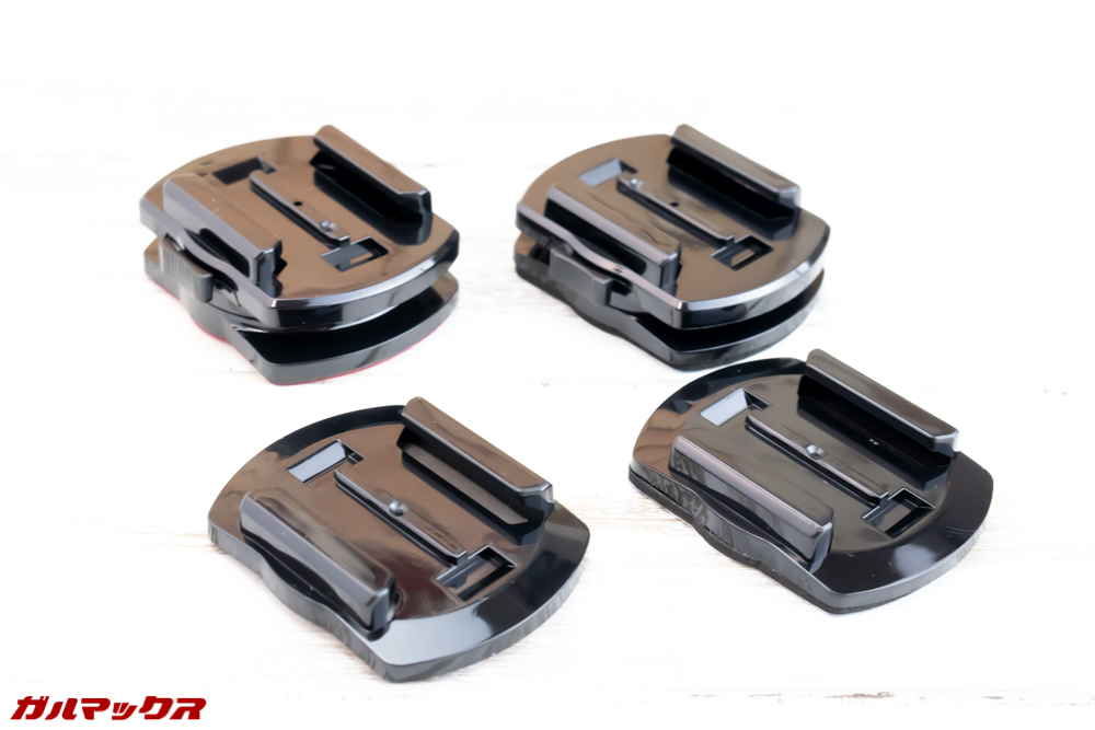 SJ8 PLUSは専用台座が4つ付属しています。