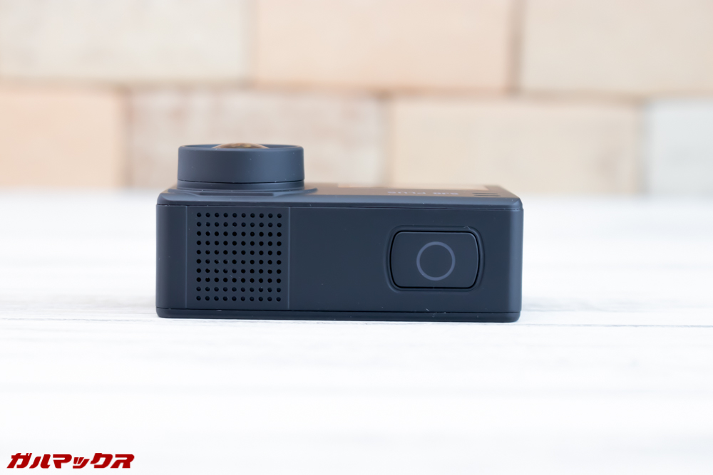 SJ8 PLUSの本体上部にはシャッターボタン