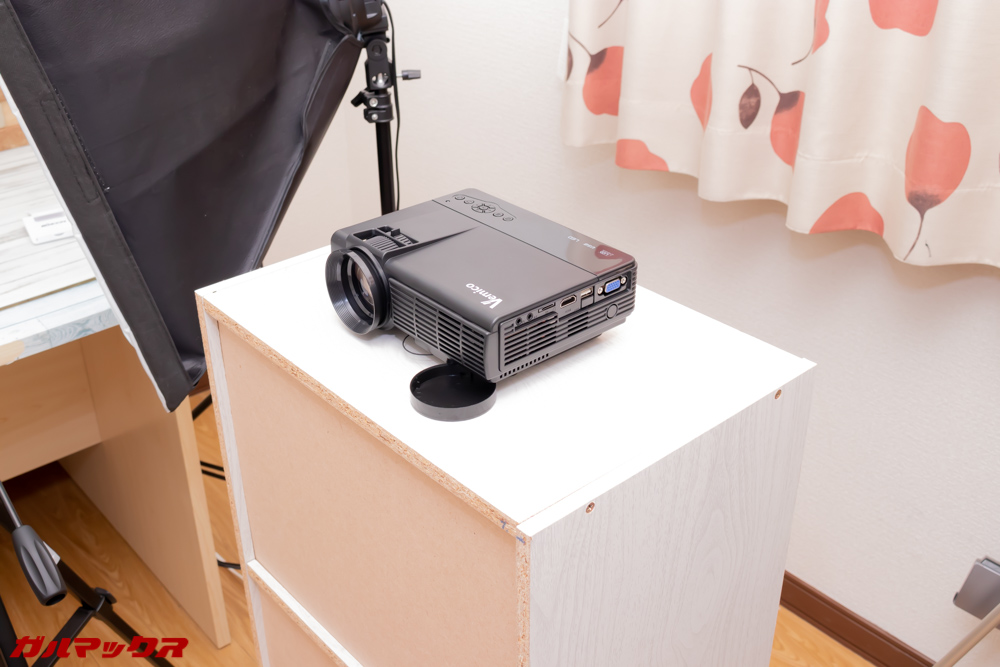 Vemico製プロジェクター