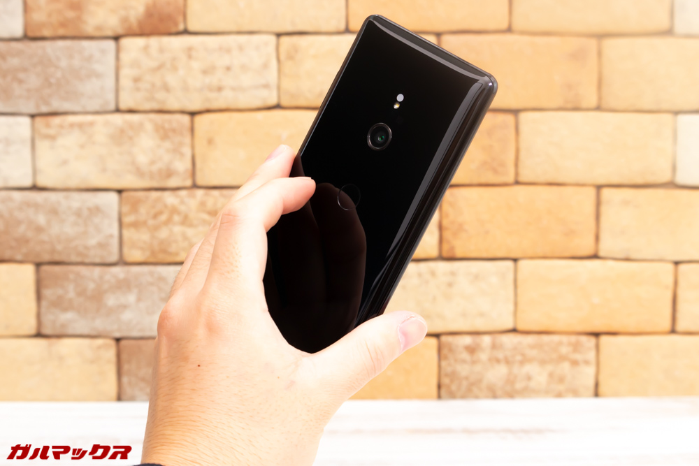 Xperia XZ3の指紋認証の位置が低い