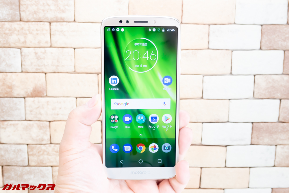 moto g6 PLAYのディスプレイはノッチの無いシンプルな形状