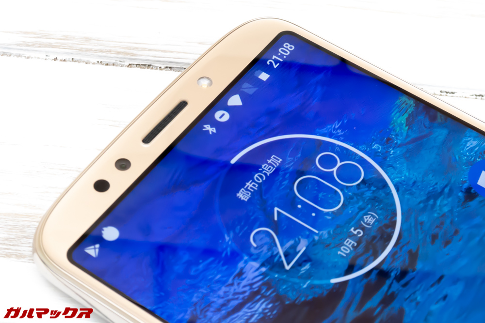 moto g6 PLAYのスピーカーは受話口に備わってます