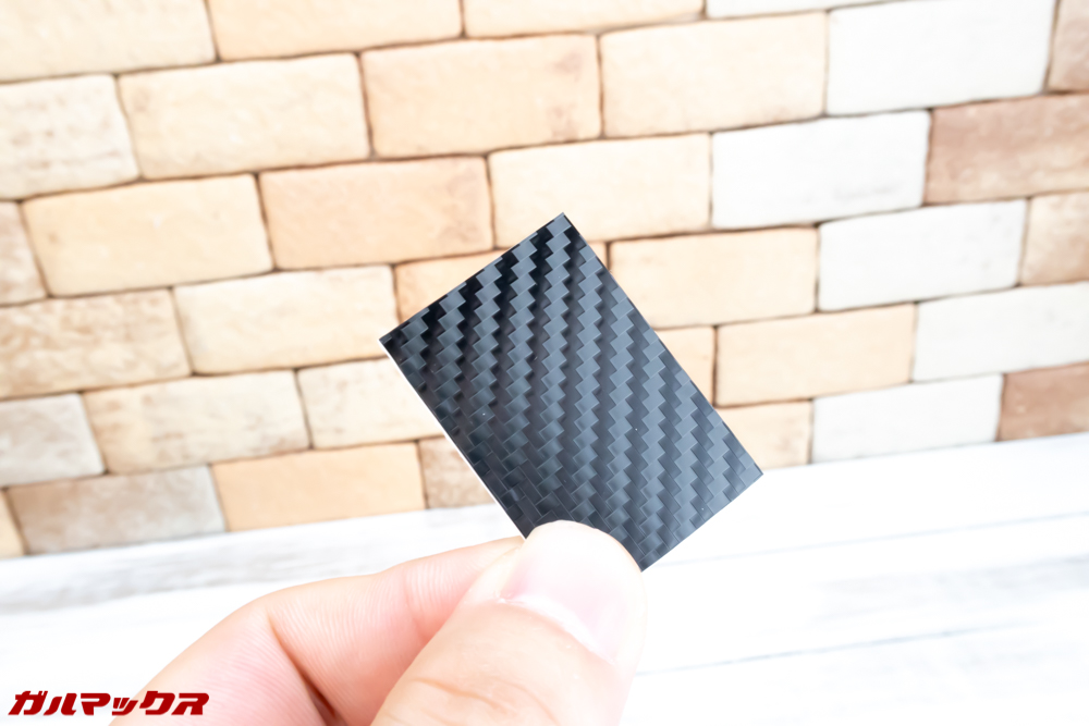 moto g6 PLAYのスキンシールにはサンプルのフィルムが入っていました