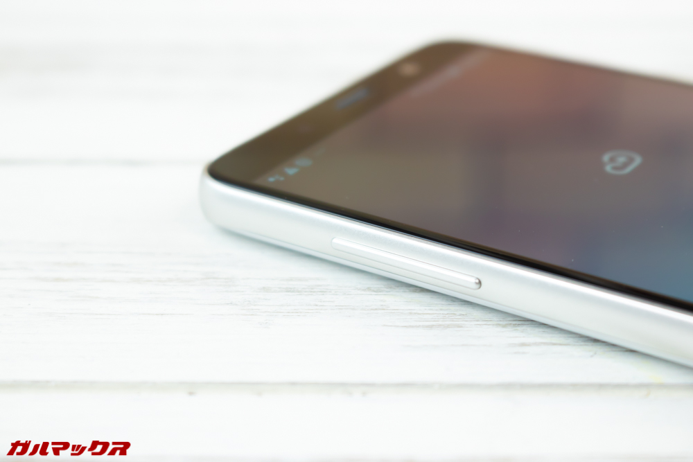 Galaxy Feel2（SC-02L）のディスプレイ左側面はボリュームキー