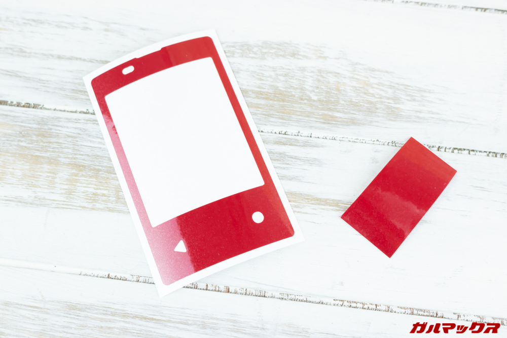 PDA工房製のスキンシールはサンプルフィルムで伸び具合や針付き具合を確認できる。