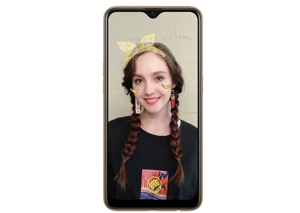 OPPO AX7はハイエンドモデルでも利用できるステッカー機能を搭載。