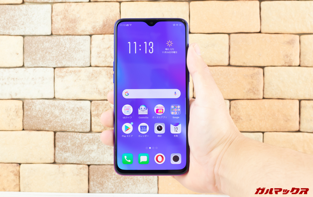 OPPO R17 Neoのサイズはやや大きめ。