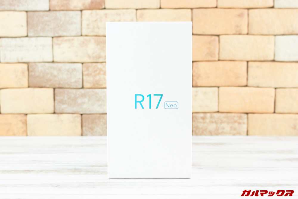 OPPO R17 Neoの外箱はホワイトボックス。