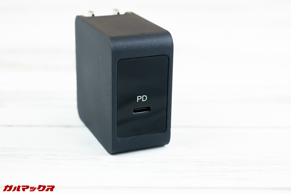 One Mix 2Sの充電器はUSB Type-Cを直接挿すPDType。