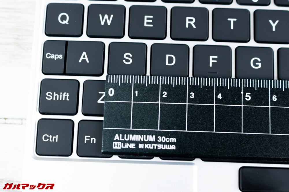 One Mix 2Sのキートップは14ｍｍあるので打ちやすい部類。