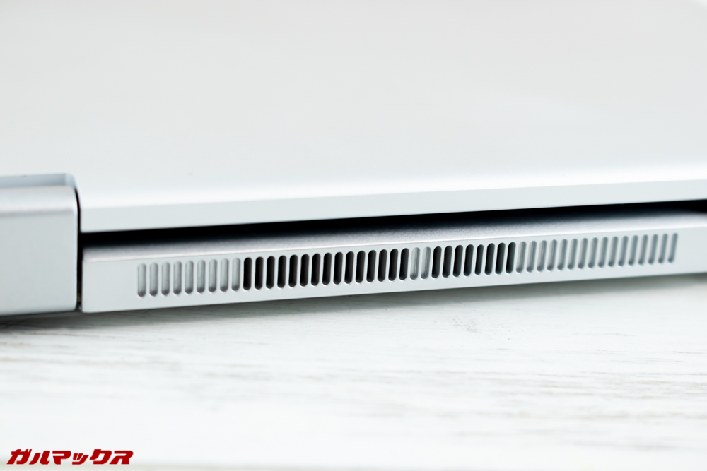 One Mix 2Sは排熱スリットを搭載。