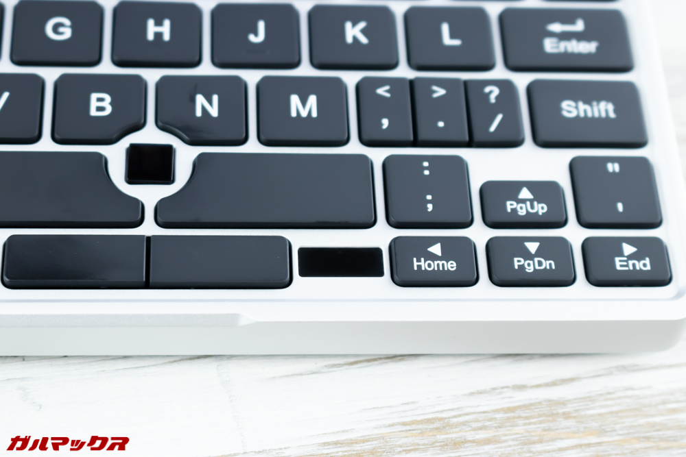 One Mix 2Sは指紋認証ユニットも搭載しているのでロック解除がスムーズです。