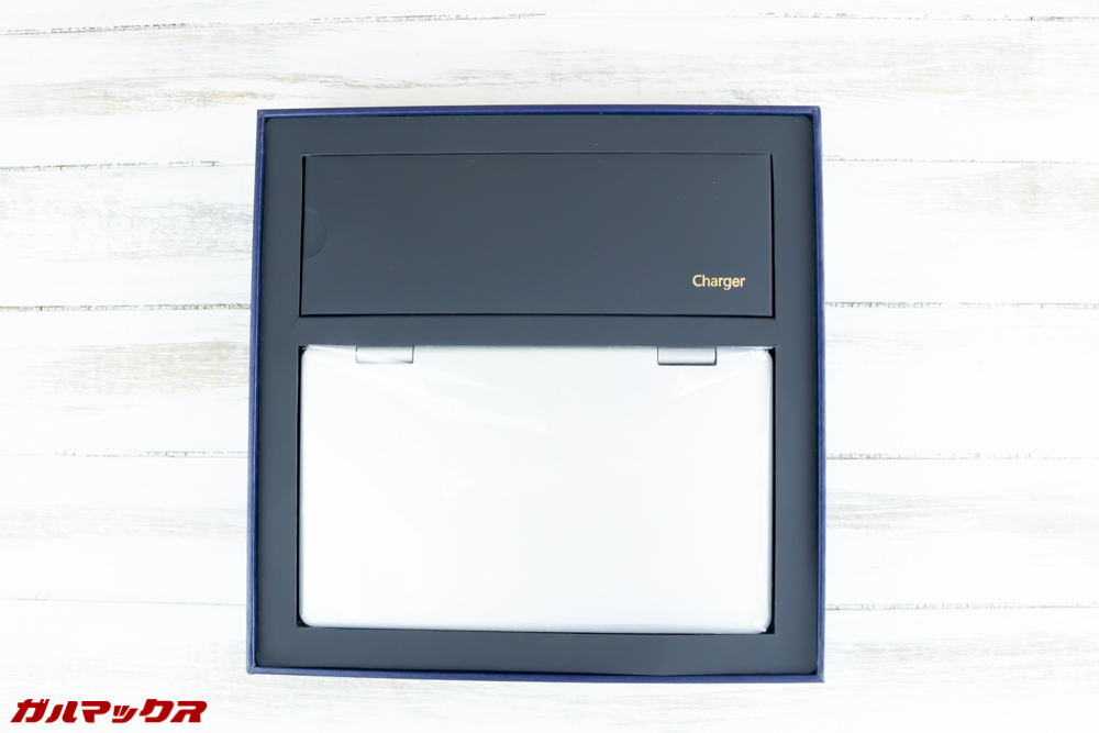 One Mix 2Sはキレイに梱包されています。