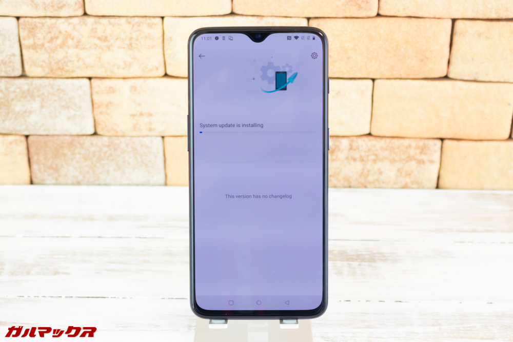 OnePlus 6TのOSインストールが始まるのでインストールバーがいっぱいになるまで待ちましょう！