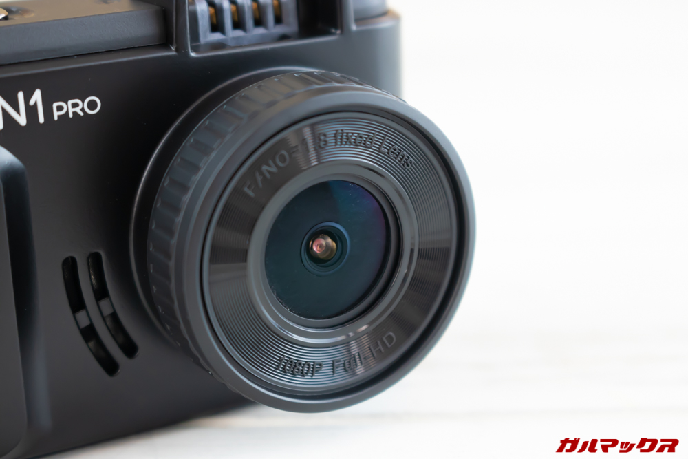 VANTRUE N1 ProはF値1.8の広角160°レンズを搭載。