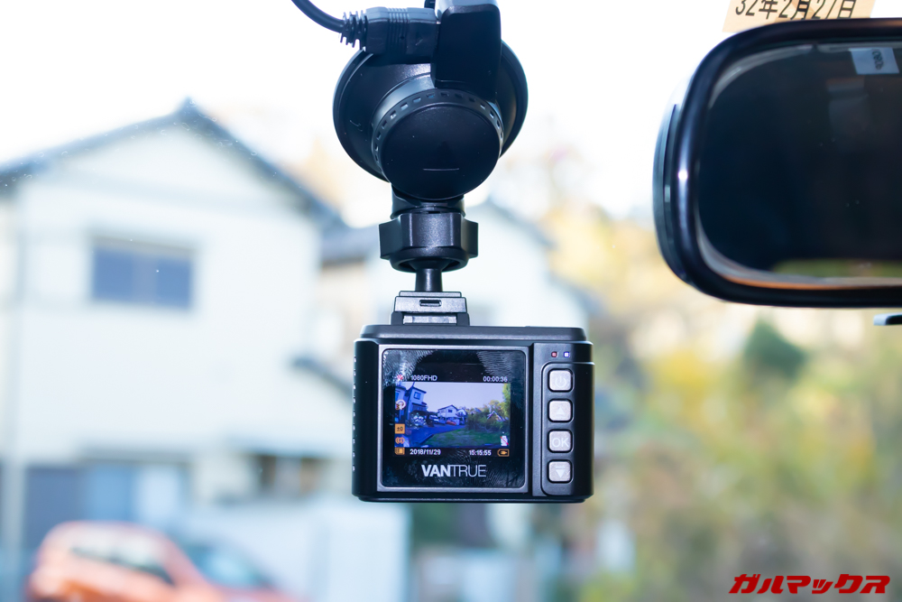 VANTRUE N1 Proの取り付けは非常に簡単でした。