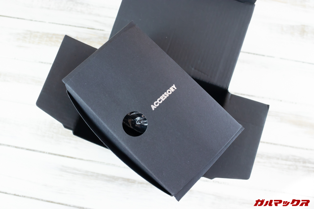 VANTRUE N1 Proの外箱内の最下段はアクセサリーボックス。