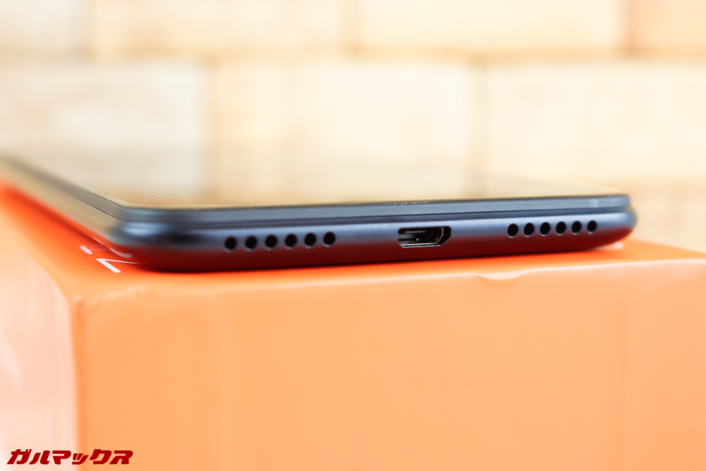 Xiaomi Redmi Note 6 Proの本体下部にはスピーカーや充電ポート。