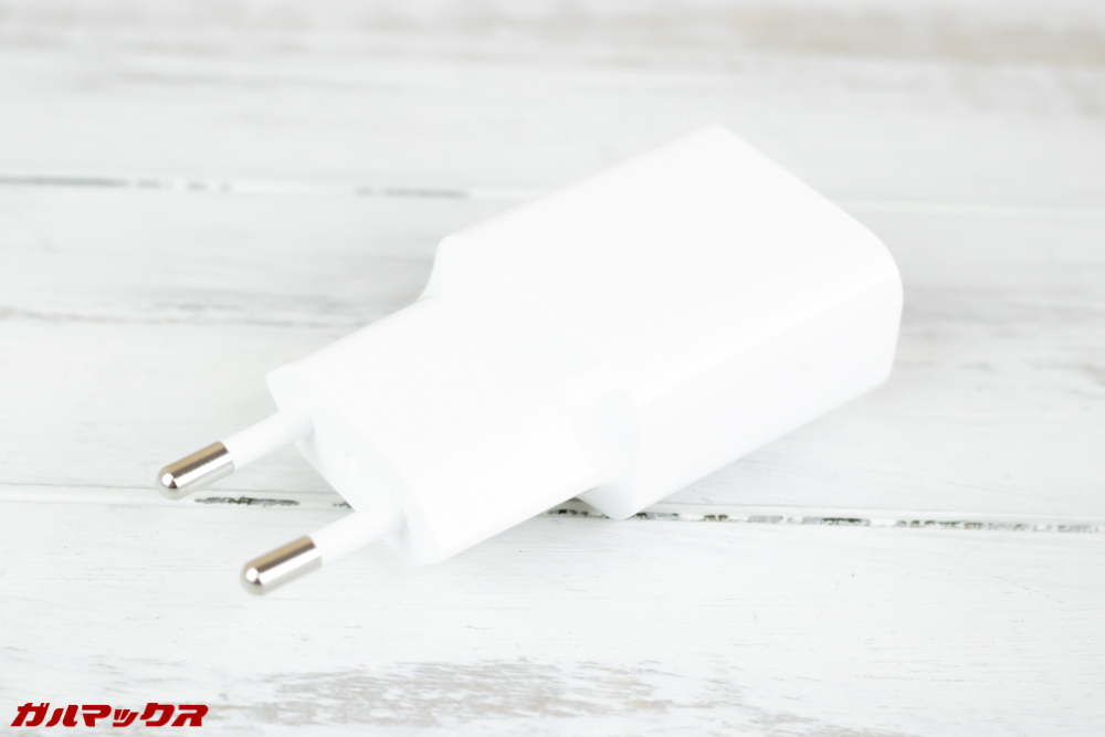 Xiaomi Redmi Note 6 Proに付属の充電器は日本のコンセントに挿せないタイプ