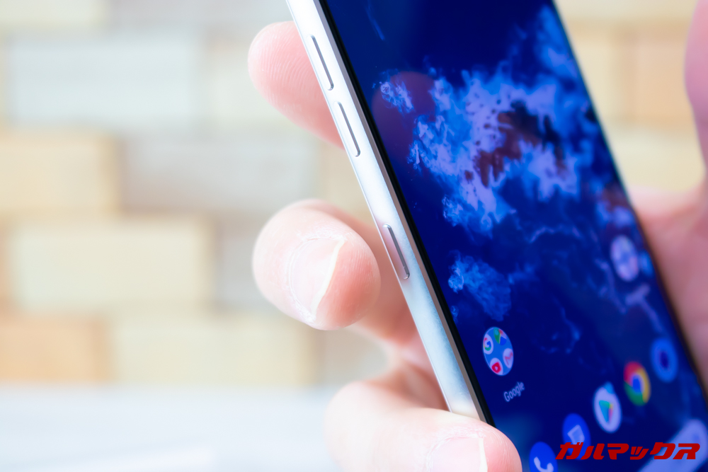 Android One X5のGoogleアシスタントボタンは押す回数により動作が変わります。