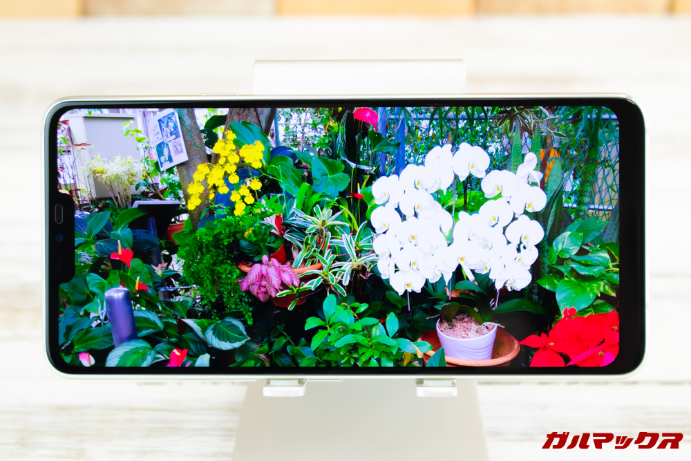 Android One X5のディスプレイは3,120×1,440の超高解像度パネルを採用しています。非常に高精細な映像を楽しめます。