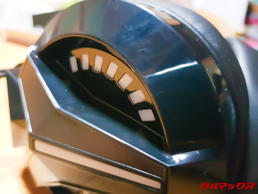 外装はプラスチッキー