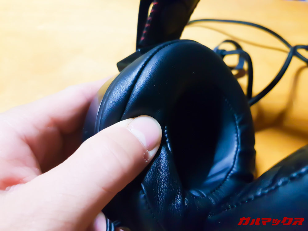 COMBATWING M180のイヤーパッドは前モデルよりも柔らかい素材を使用しています。