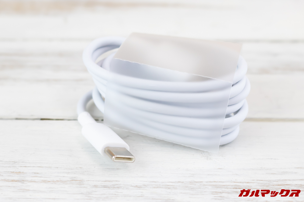 Huawei Mate 20 liteにはUSB Type-Cケーブルが付属しています。