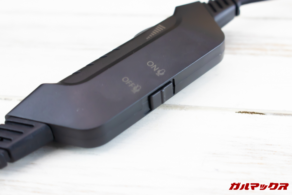 ONIKUMA K6は手元でマイクのオン・オフが可能です。