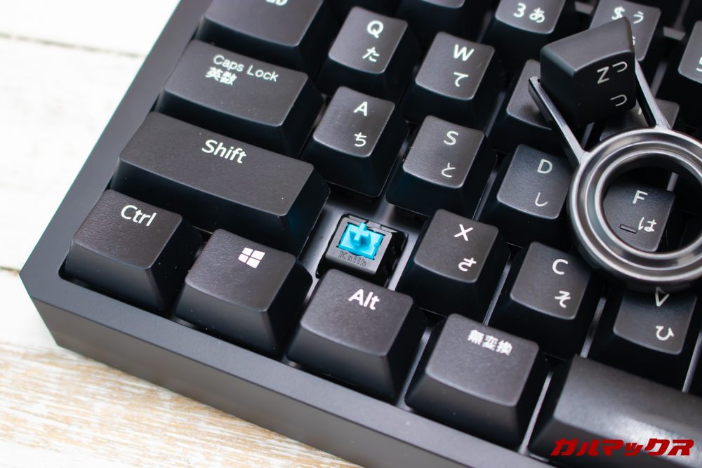 オウルテックの青軸メカニカルキーボード（OWL-KB92BLJP）の打鍵音は小さい