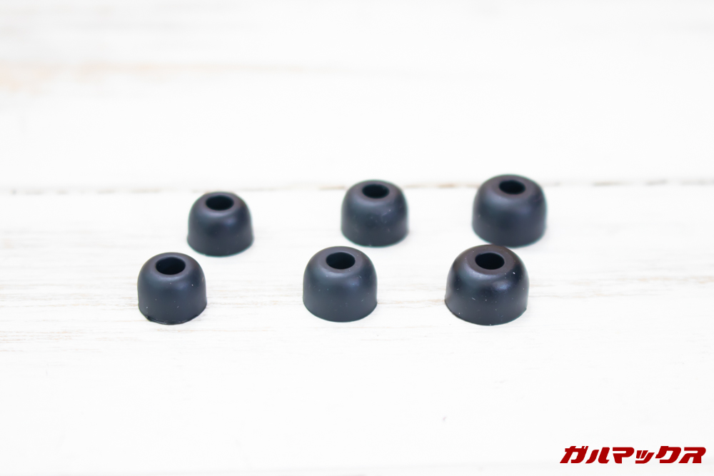 SoundPEAT Truengineにはブラックのイヤーピースも3サイズ入っています。