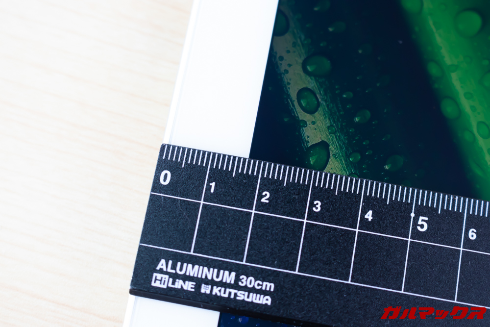 ALLDOCUBE M5Xの太いベゼルは幅が17mm