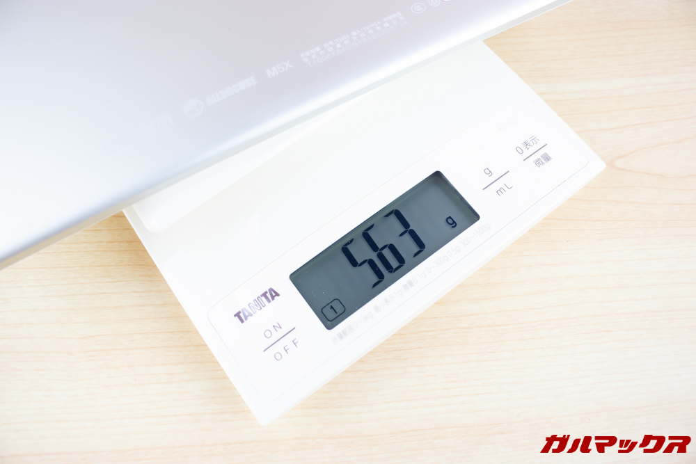 ALLDOCUBE M5Xの重量は563g