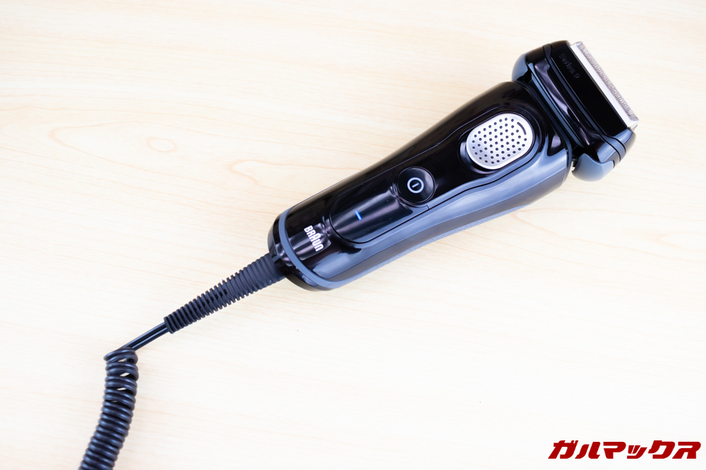 BRAUN Series 9（9250cc-P）は本体に直接電源コードを差し込むと充電不要で使えます。