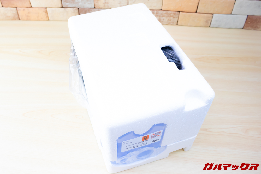 BRAUN Series 9（9250cc-P）の梱包は丁寧で発泡スチロールにしっかり守られていました。