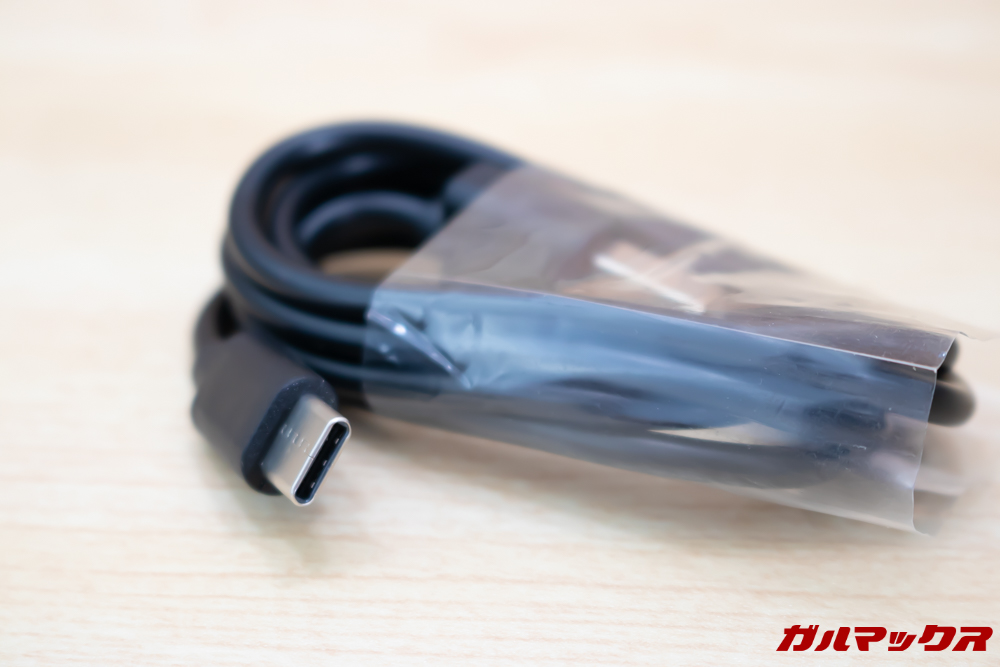 DOOGEE S70は端子先端がロングタイプのUSB-Cケーブルが付属しています。